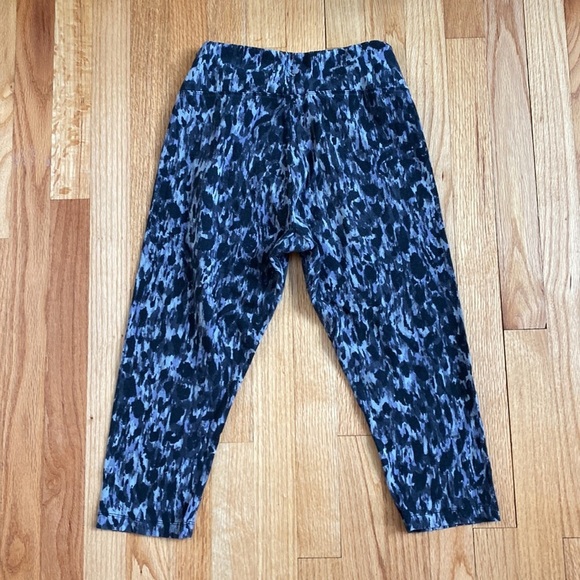 Marika Leggings cropped workout exercise animal print size medium soft capris M - Picture 4 of 6